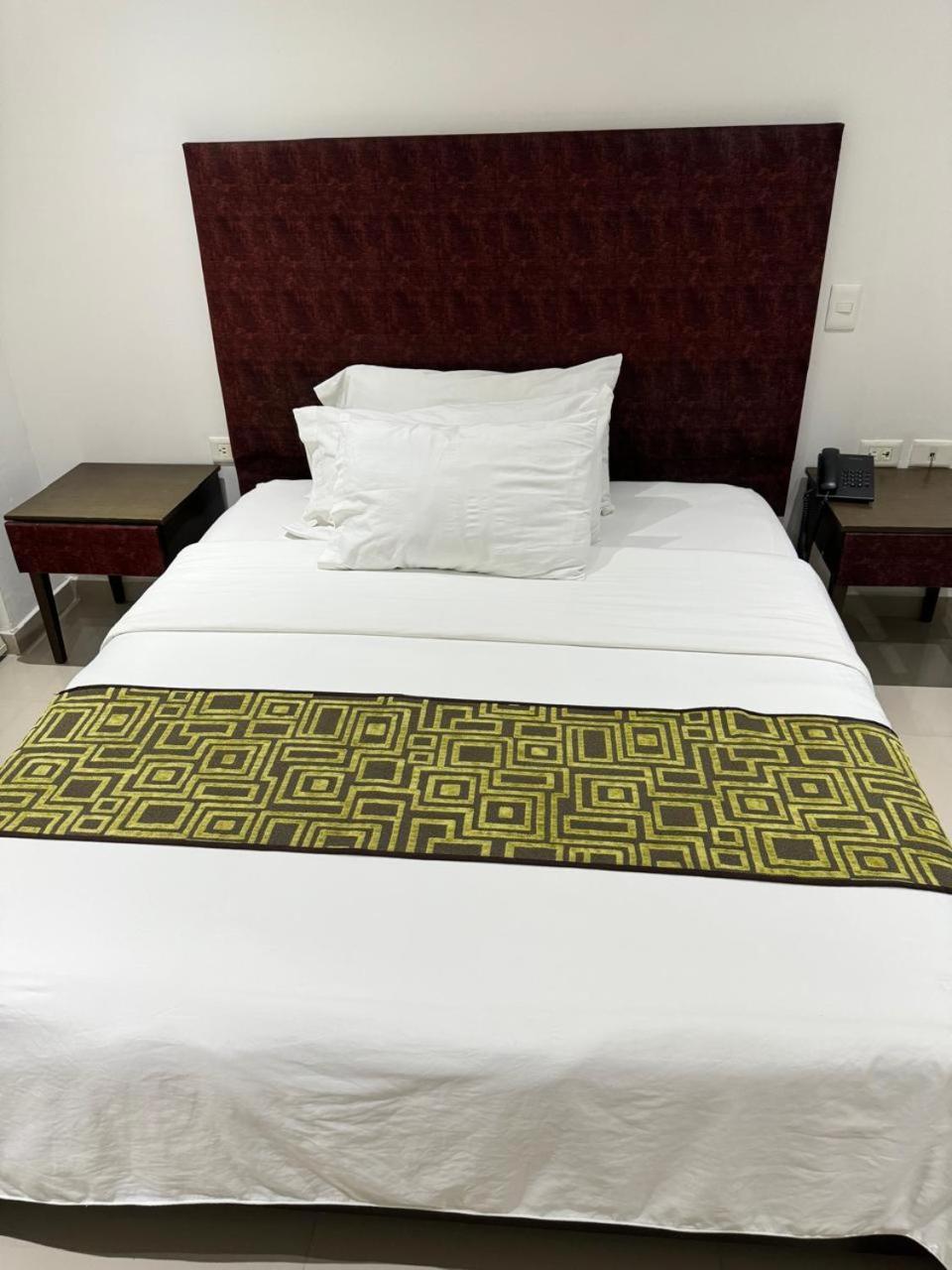 Hotel Ipanema Meridian เนย์บา ภายนอก รูปภาพ